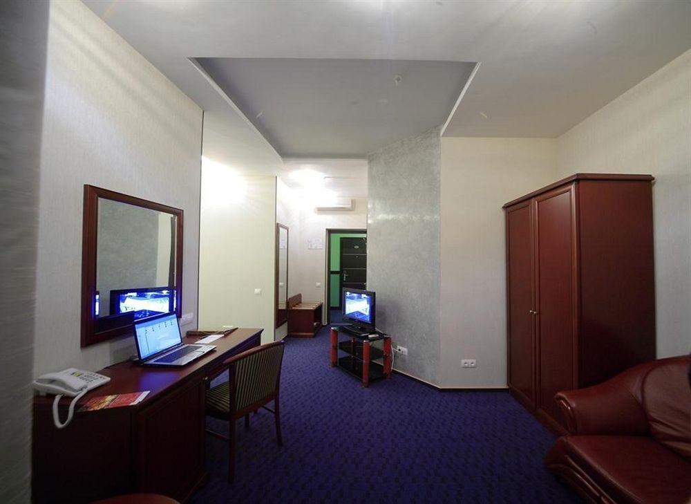 Victoria Hotel Κχαρκίβ Δωμάτιο φωτογραφία