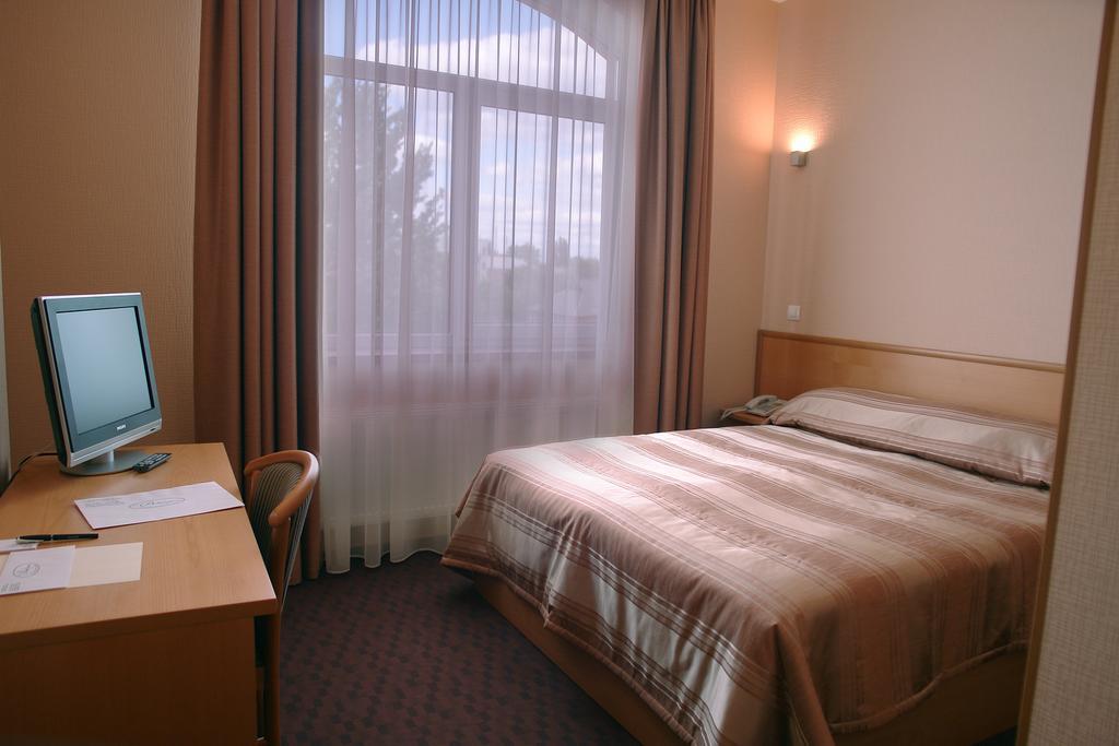 Victoria Hotel Κχαρκίβ Δωμάτιο φωτογραφία
