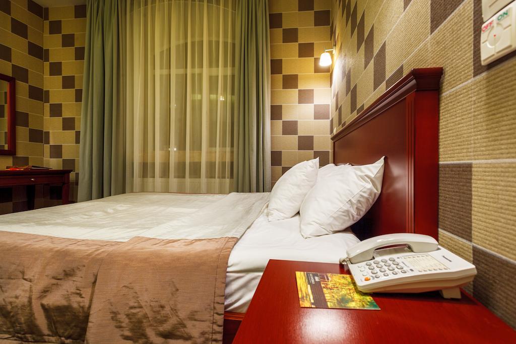 Victoria Hotel Κχαρκίβ Δωμάτιο φωτογραφία