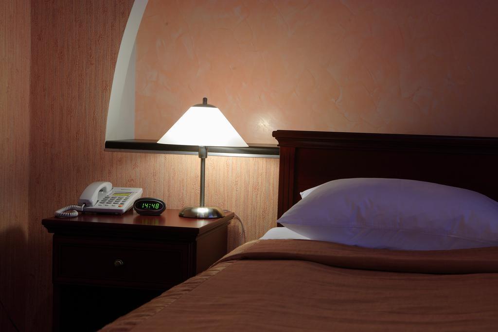 Victoria Hotel Κχαρκίβ Δωμάτιο φωτογραφία